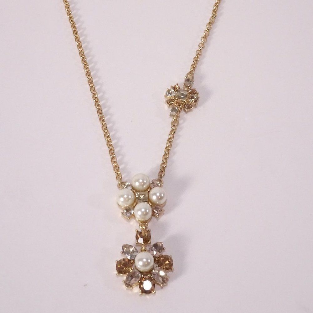NWT Banana Republic Pearl Crystal Daisy Flower Pendant Necklace NWT 68